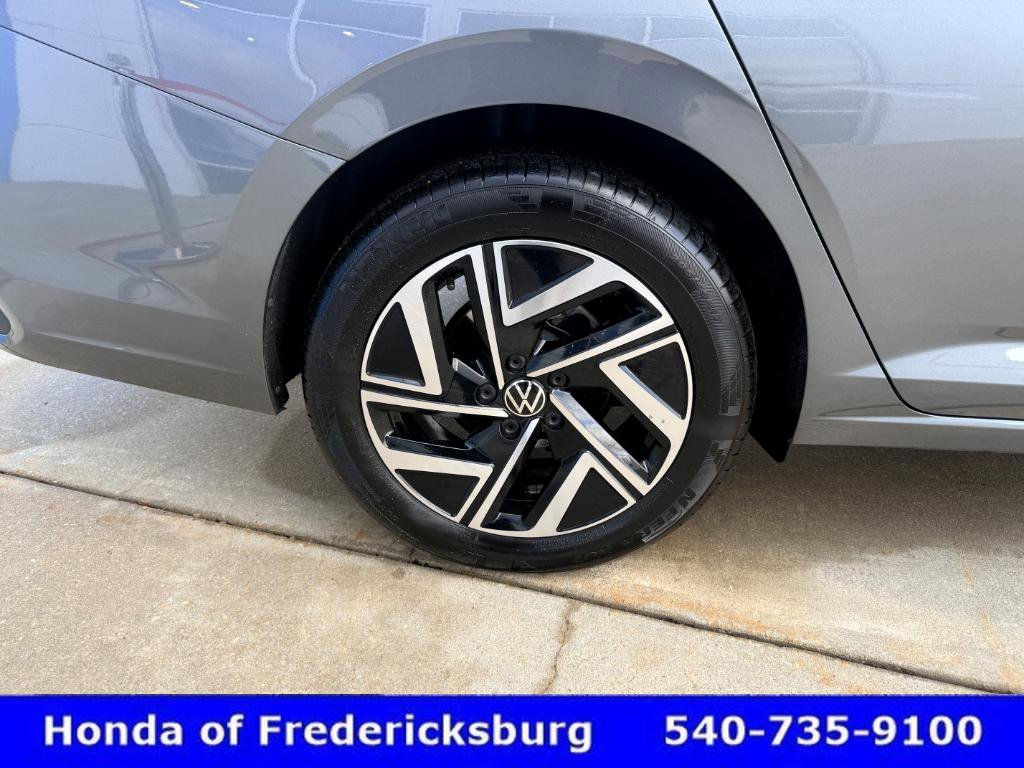 Used 2024 Volkswagen Jetta SEL image 12
