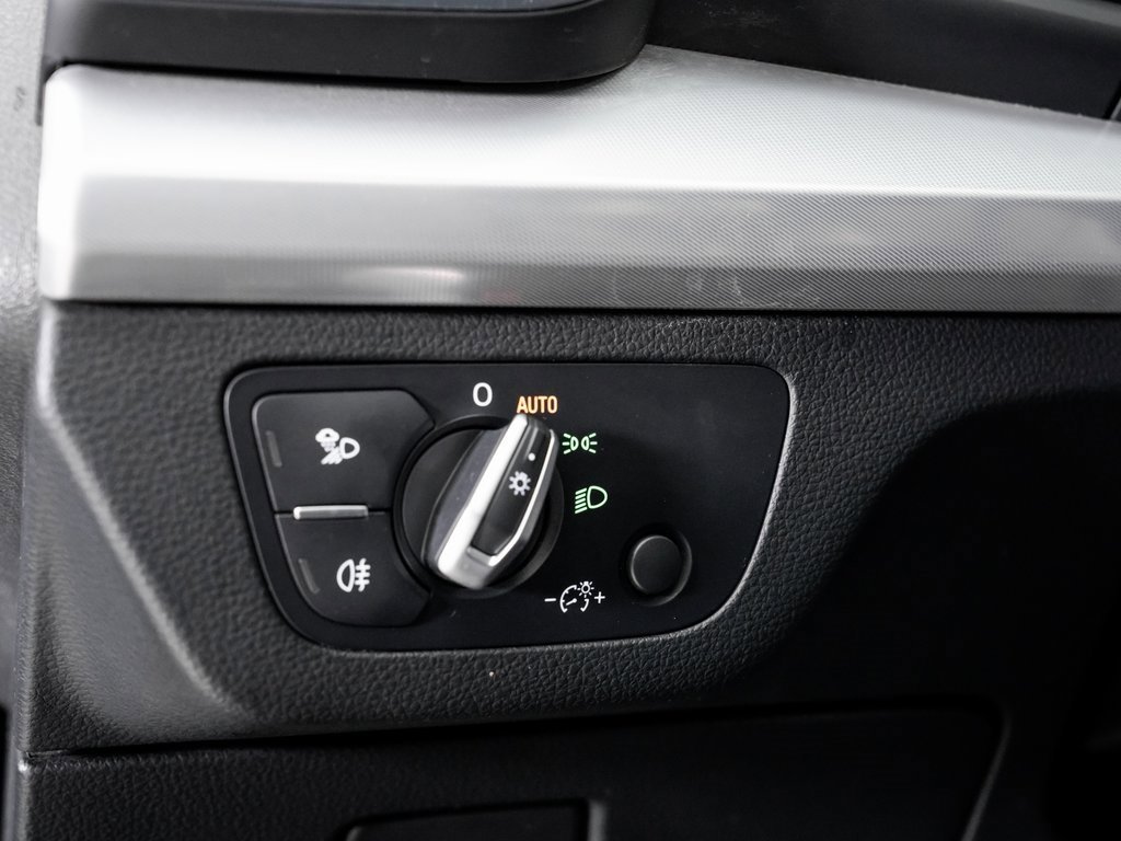 Used 2020 Audi Q5 2.0T Titanium Premium Plus w/ Premium Plus Package image 10