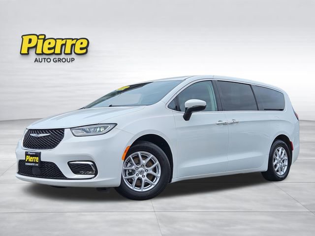 Used 2023 Chrysler Pacifica Touring-L FWD image 1
