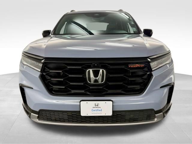 Certified 2025 Honda Pilot TrailSport image 3