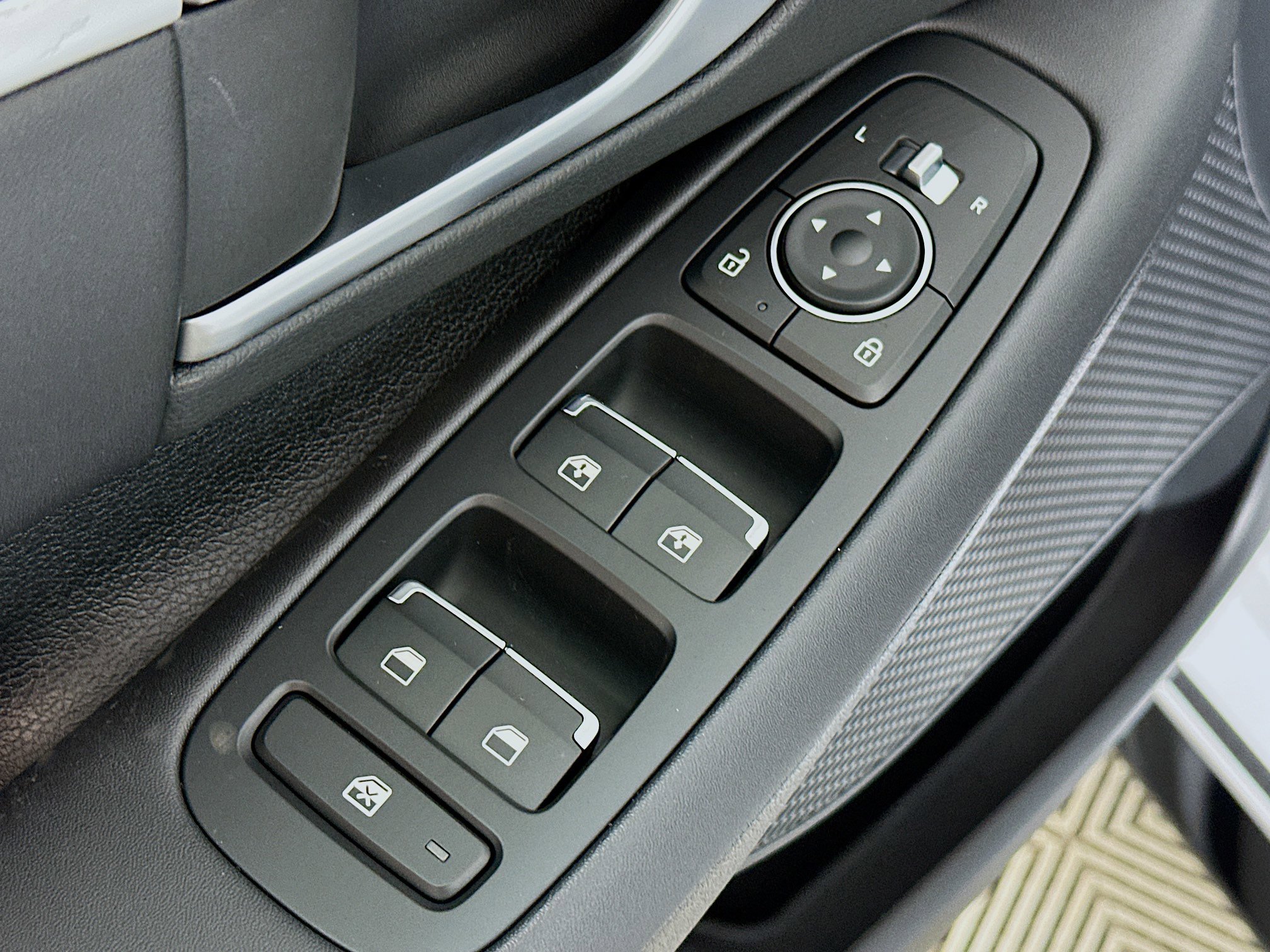 New 2025 Hyundai Sonata SEL image 17