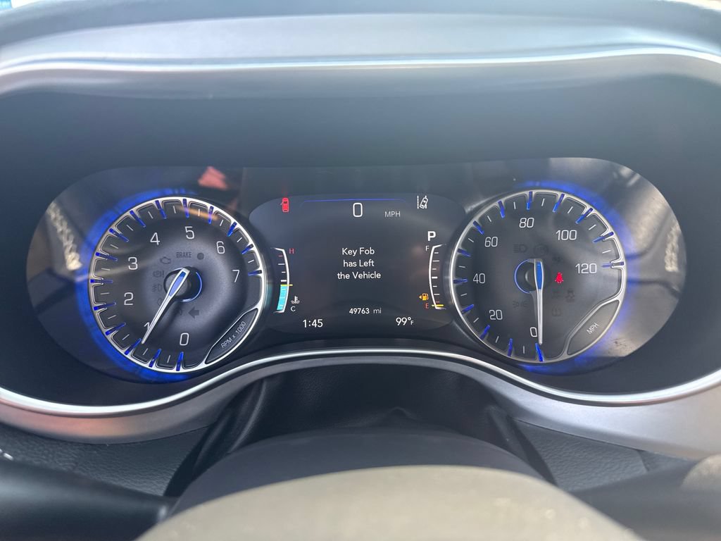 Used 2025 Chrysler Pacifica Limited FWD image 18