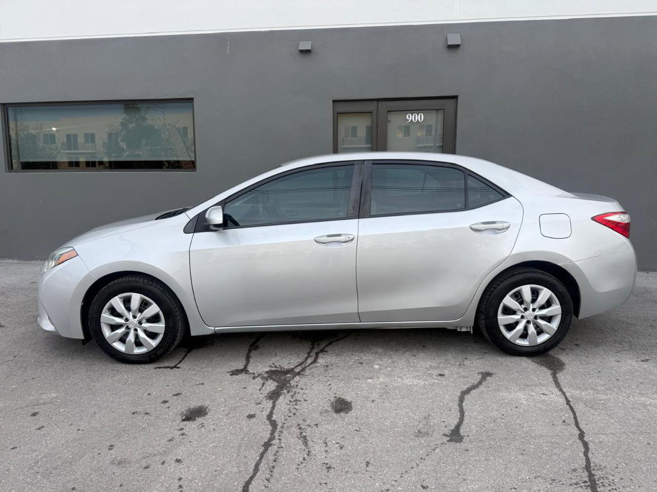 Used 2015 Toyota Corolla LE FWD image 13