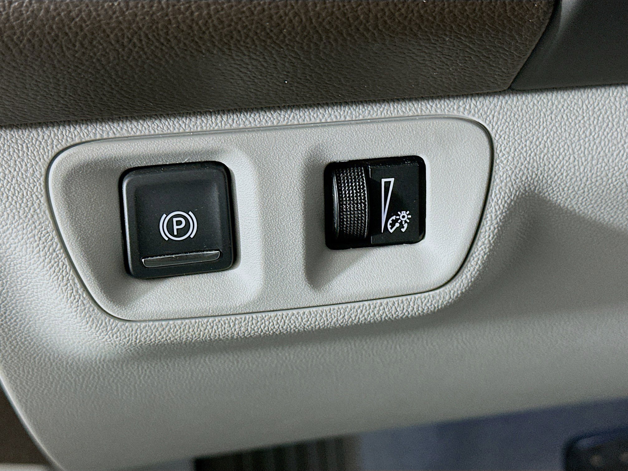 Used 2019 GMC Acadia SLT image 17