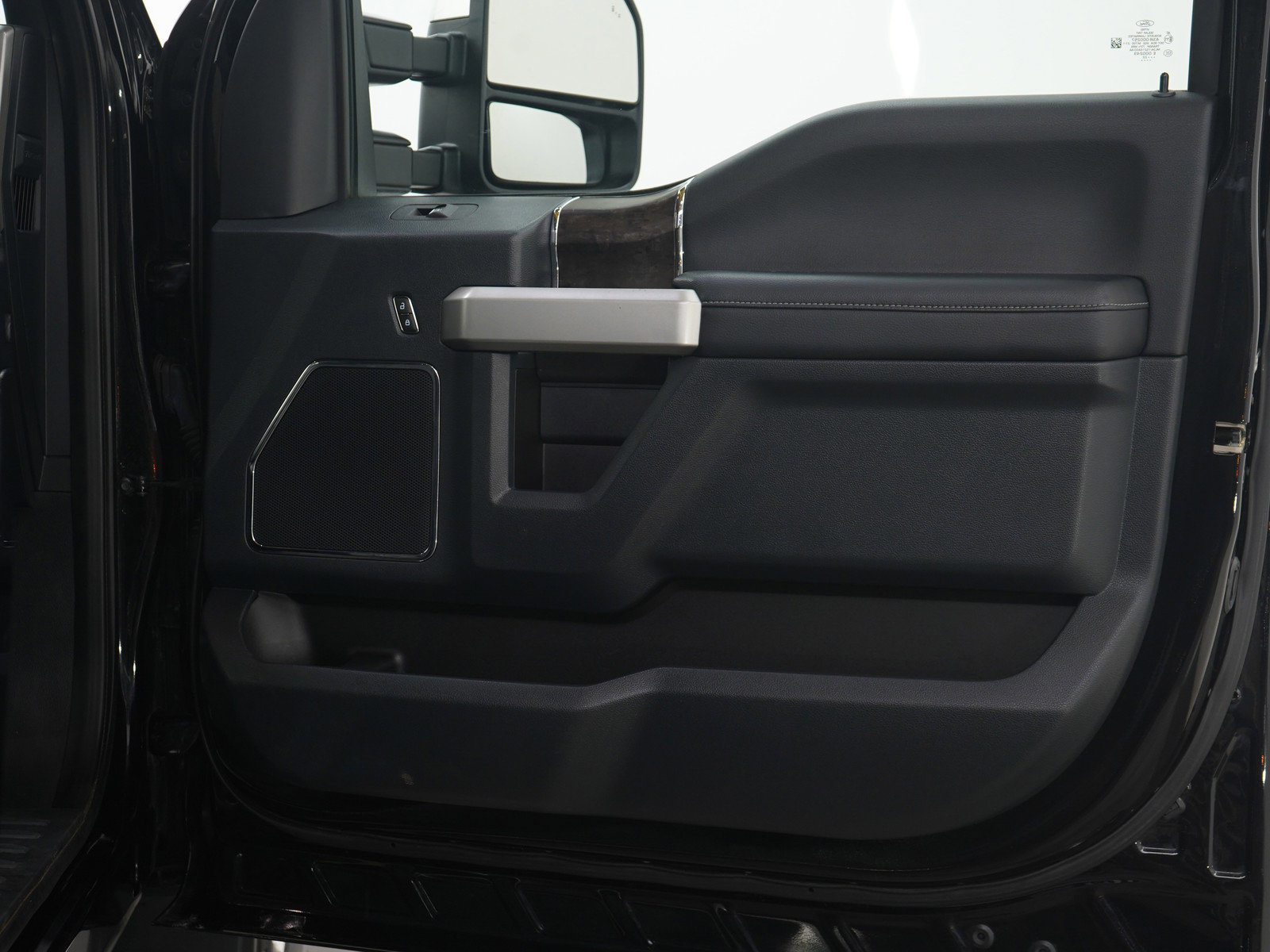 Used 2022 Ford F350 Lariat w/ Chrome Package image 13