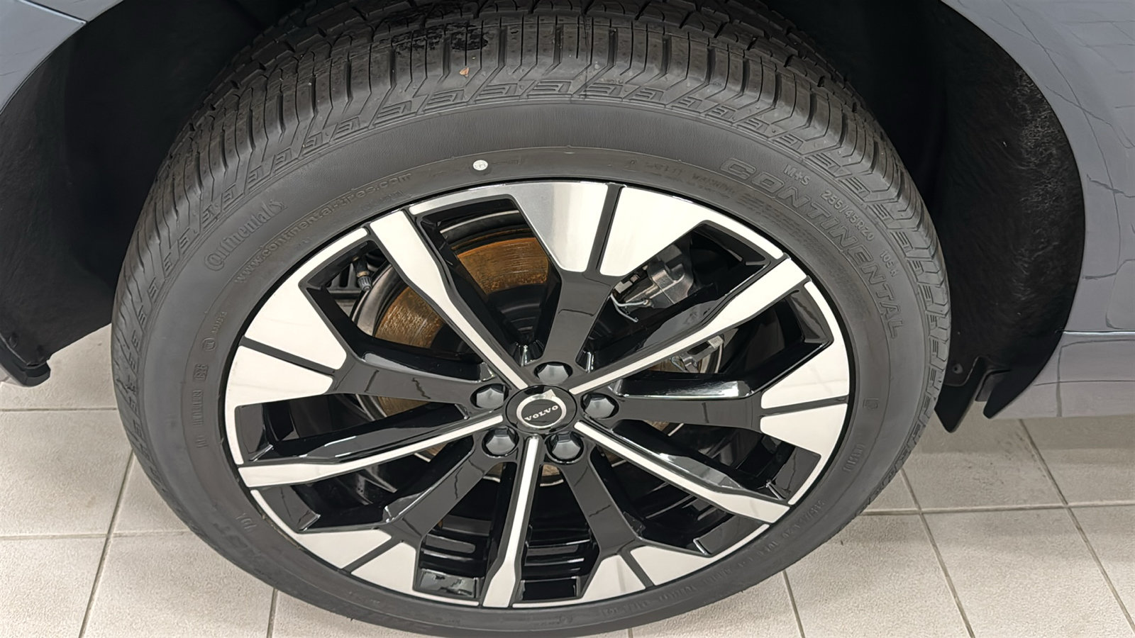 New 2027 Volvo XC60 T8 Plus AWD/4WD image 31