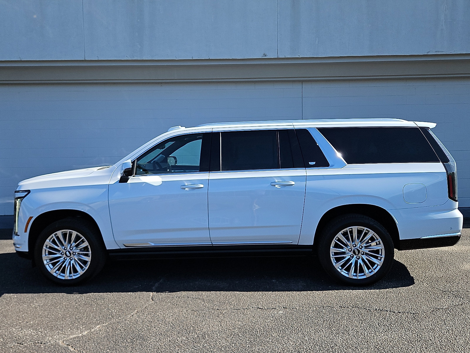 New 2026 Cadillac Escalade ESV Luxury w/ Touring Package AWD/4WD image 2