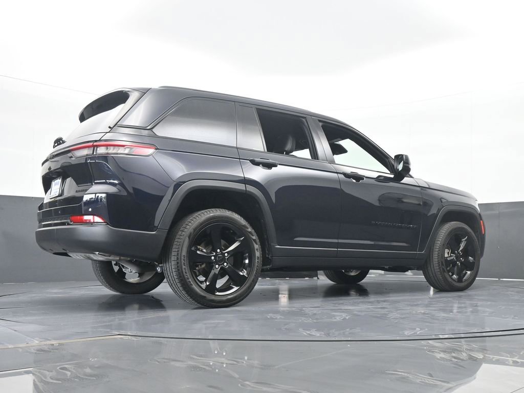 Used 2024 Jeep Grand Cherokee Limited w/ Black Appearance Package image 63