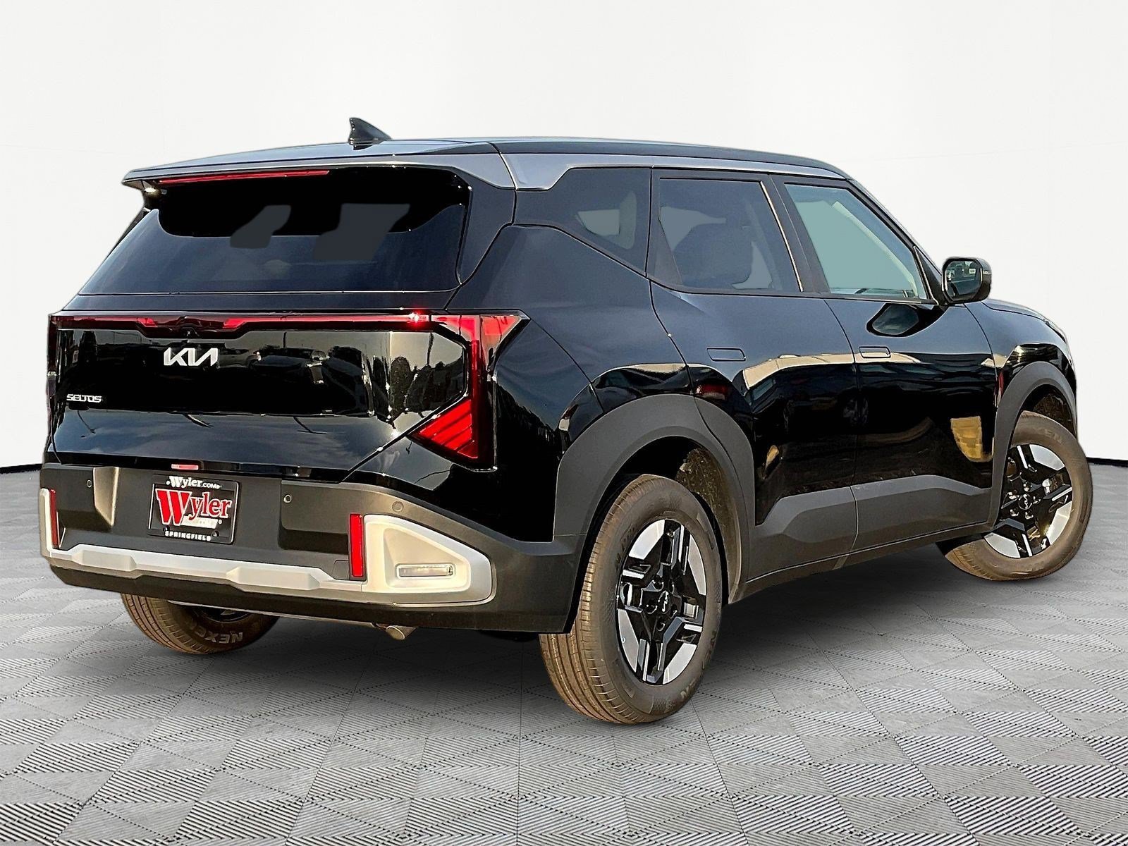 New 2027 Kia Seltos LX FWD image 7