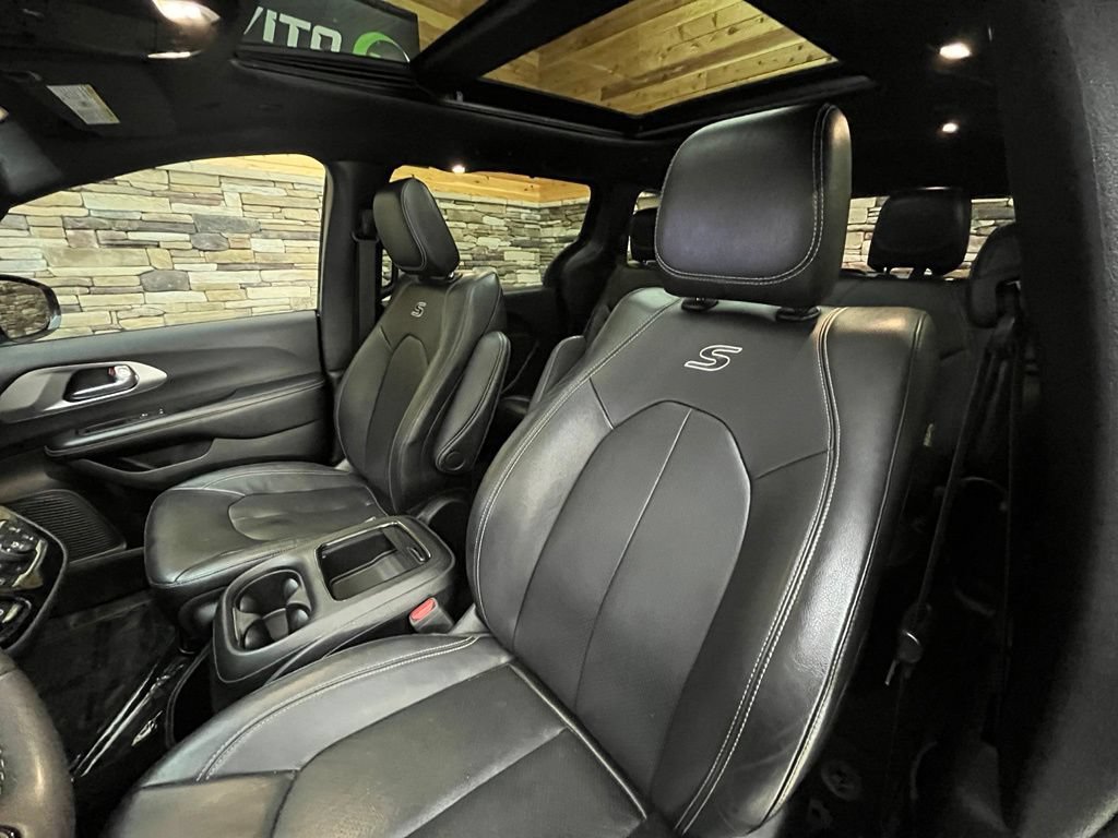 Used 2022 Chrysler Pacifica Touring-L w/ S Appearance Package AWD/4WD image 23