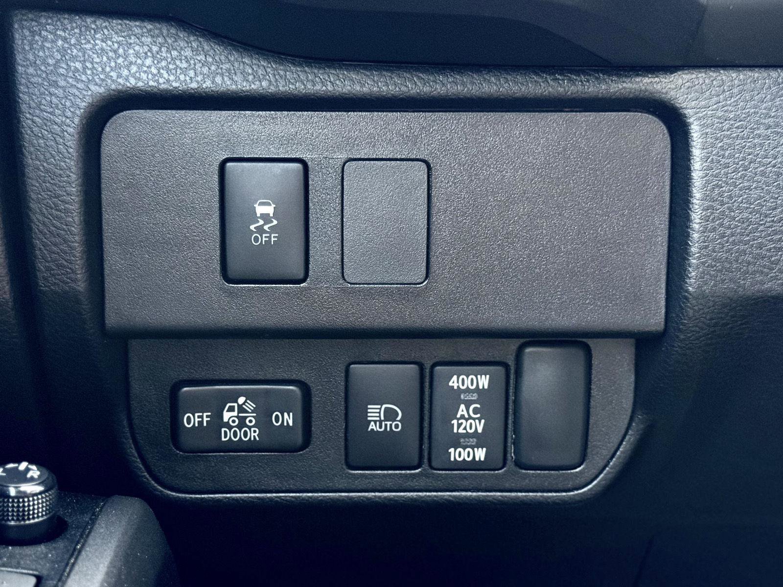 Used 2023 Toyota Tacoma TRD Off-Road AWD/4WD image 15