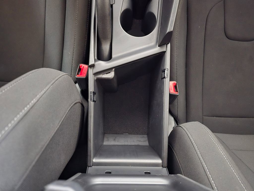 Used 2025 Hyundai Elantra SE FWD image 24