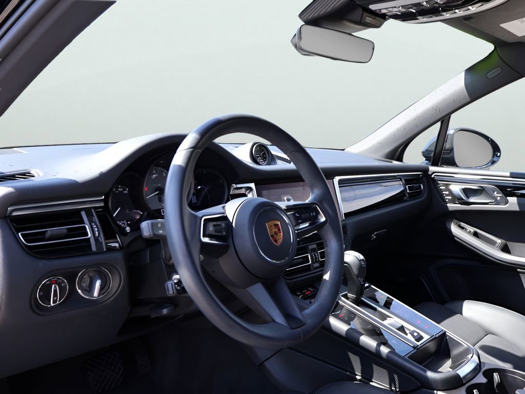 Used 2022 Porsche Macan S image 4