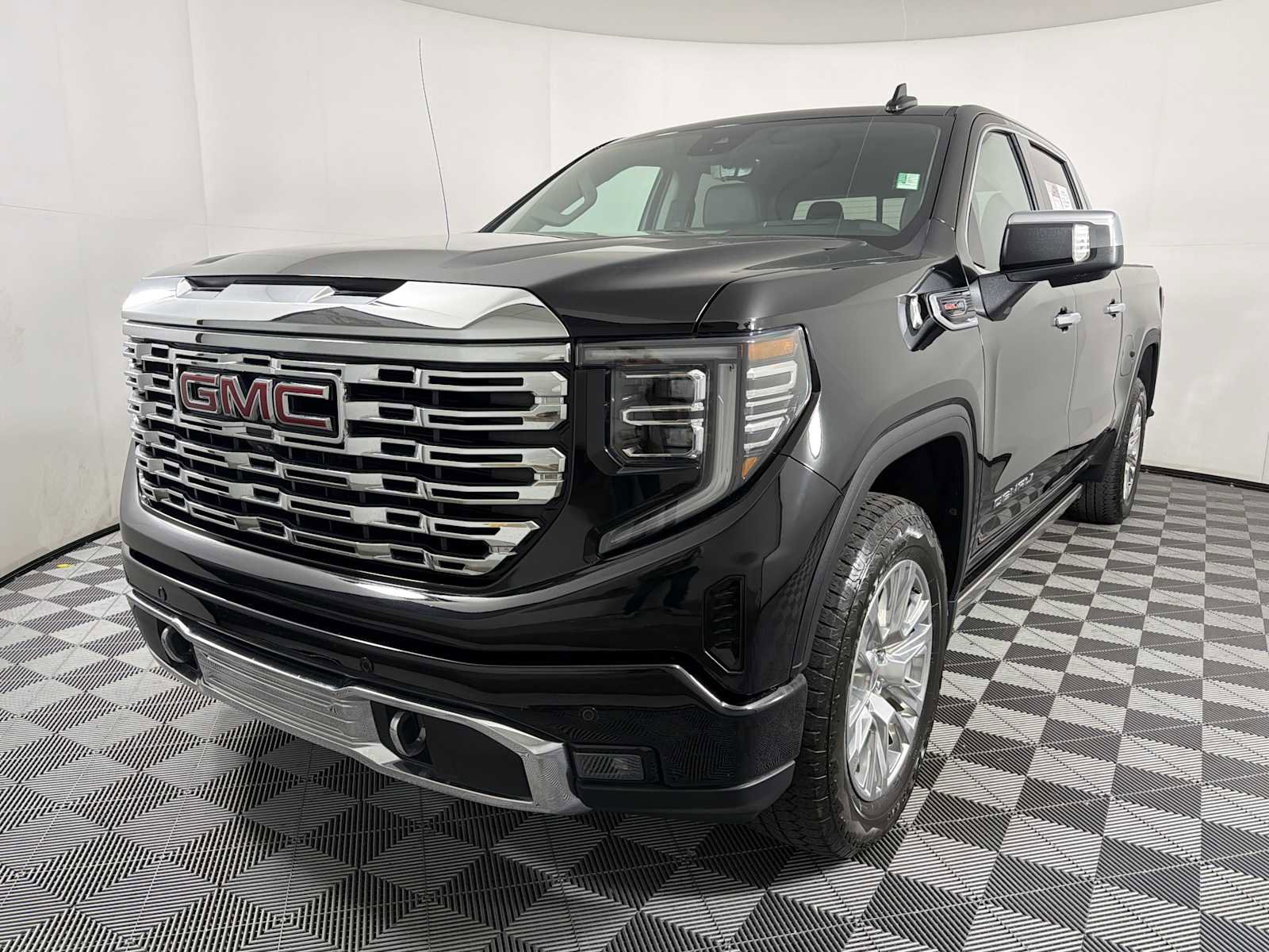 Certified 2023 GMC Sierra 1500 Denali w/ Technology Package image 3