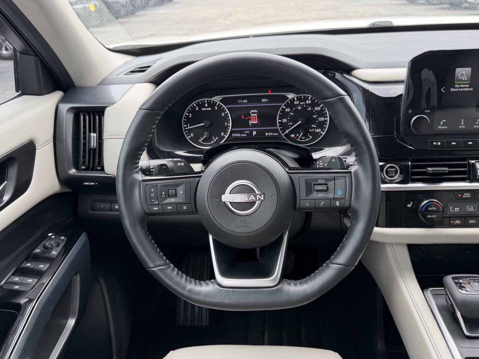 Used 2024 Nissan Pathfinder SL AWD/4WD image 21