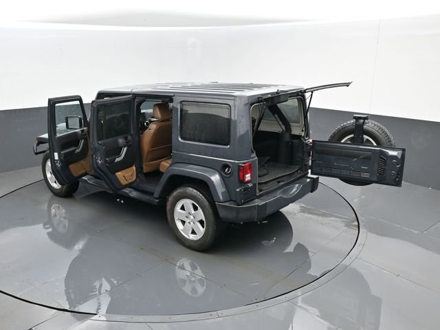 Used 2016 Jeep Wrangler Unlimited Sahara w/ Dual Top Group AWD/4WD image 26