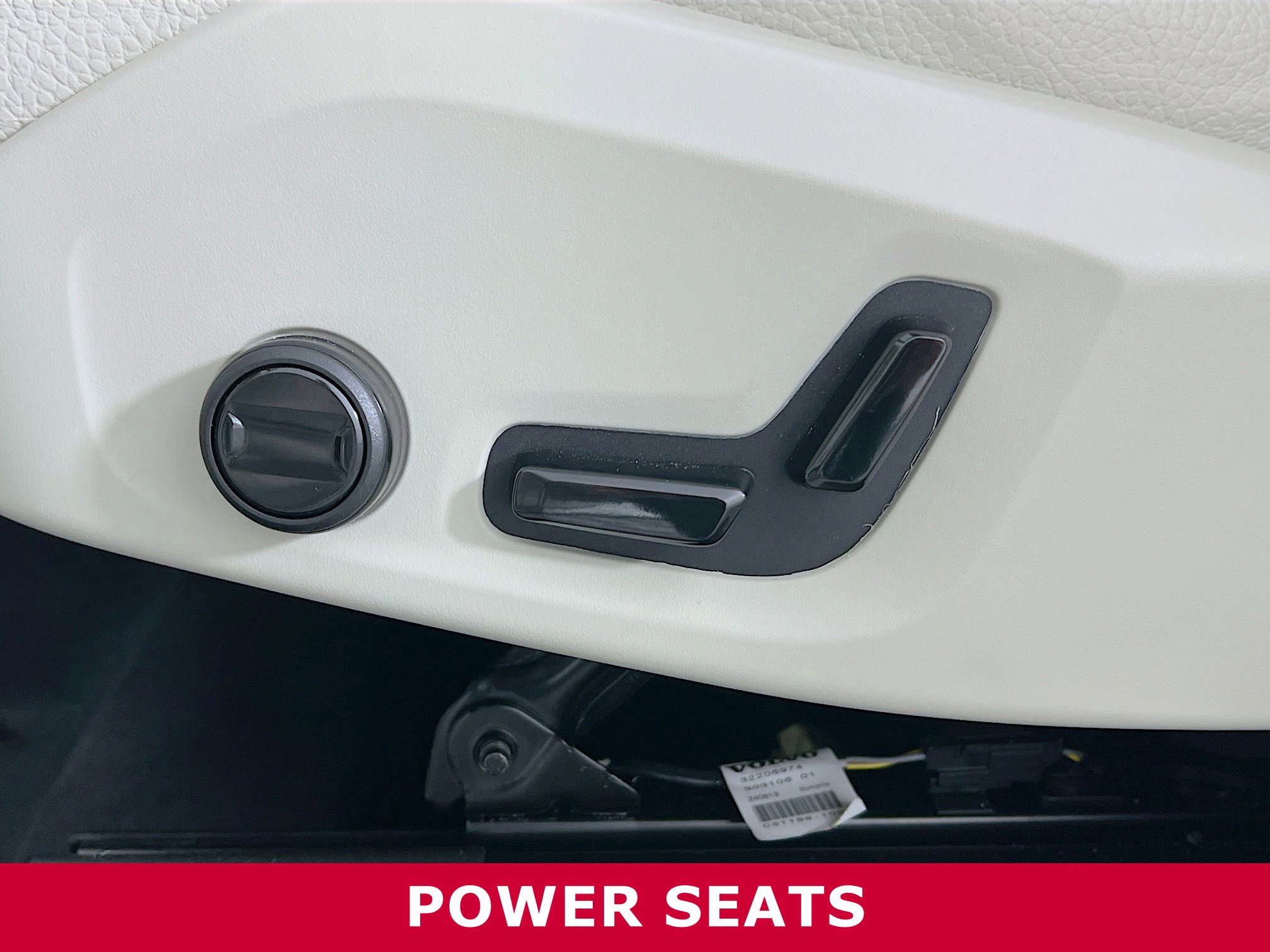 Used 2025 Volvo XC60 T8 Plus w/ Protection Package Premier image 4