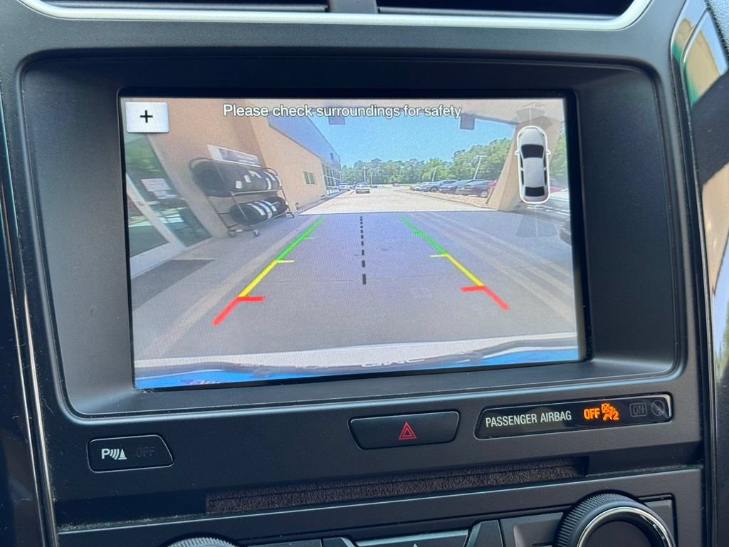 Used 2017 Ford Explorer XLT w/ Equipment Group 202A FWD image 7