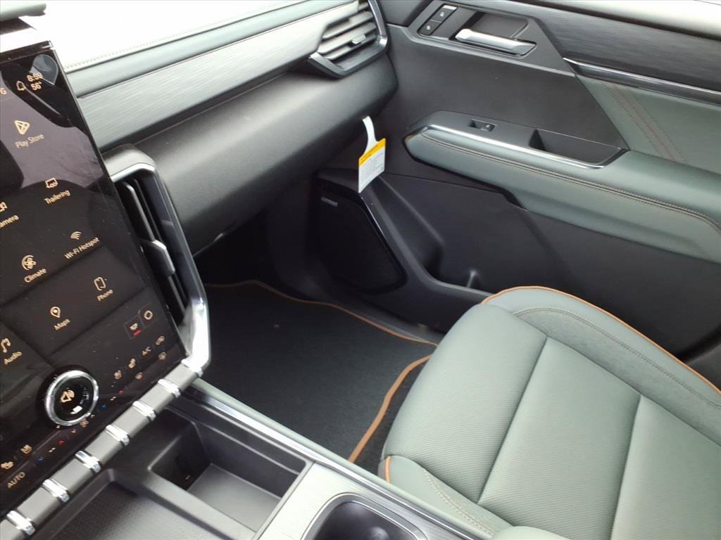 New 2026 GMC Acadia AT4 w/ Luxury Package AWD/4WD image 17