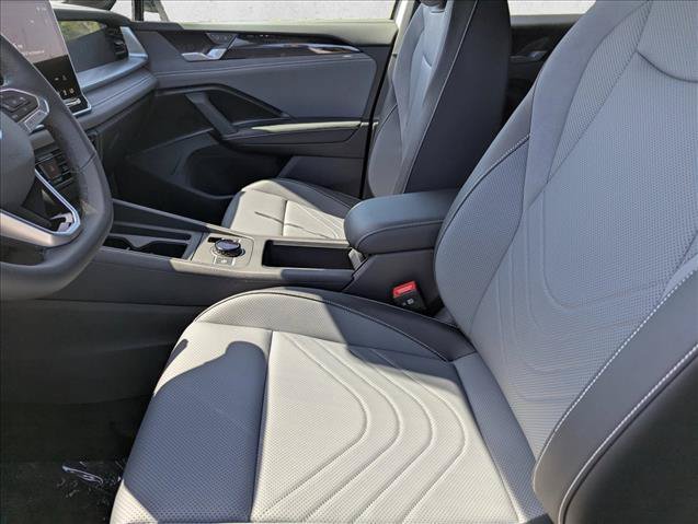 New 2026 Volkswagen Tiguan SE R-Line FWD image 23