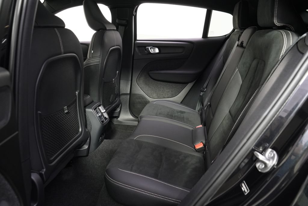 Used 2023 Volvo C40 P8 Recharge Ultimate AWD/4WD image 21
