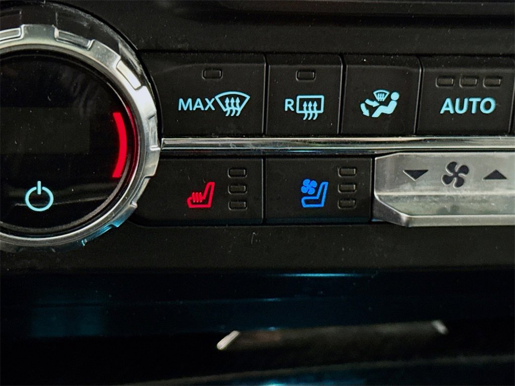 Used 2022 Ford F450 Platinum w/ FX4 Off-Road Package image 13