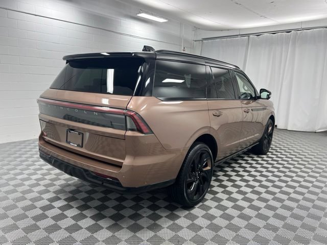 Certified 2025 Lincoln Navigator Black Label AWD/4WD image 5