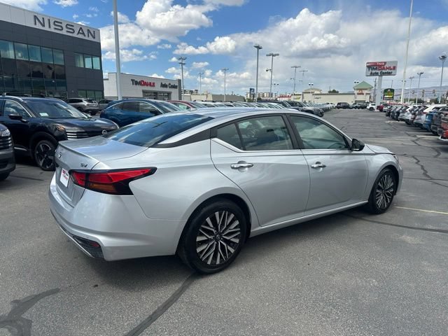 Used 2024 Nissan Altima 2.5 SV FWD image 12