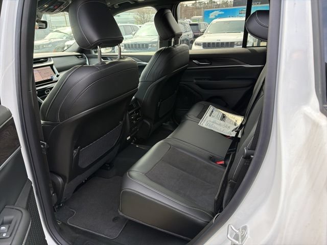 New 2026 Jeep Grand Cherokee Altitude AWD/4WD image 8