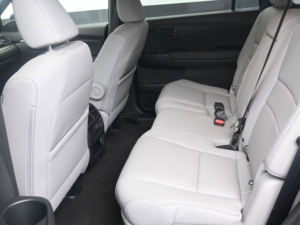 Used 2023 Honda Passport EX-L image 13