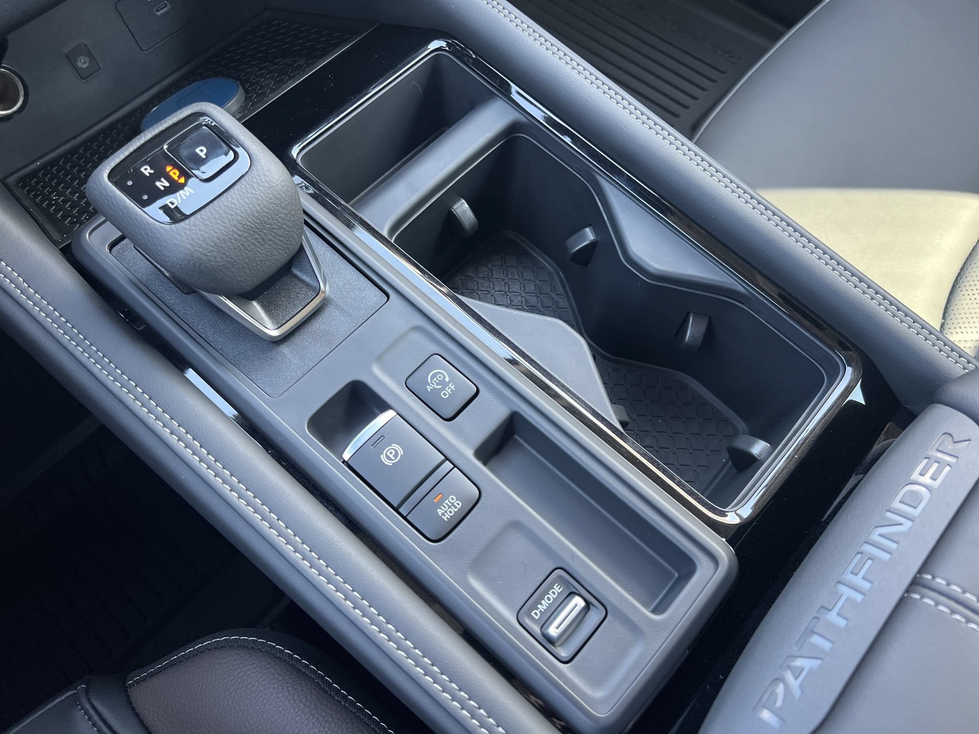New 2026 Nissan Pathfinder Platinum FWD image 8