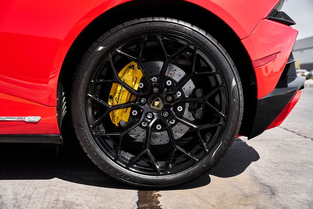 Used 2023 Lamborghini Huracan EVO RWD image 23