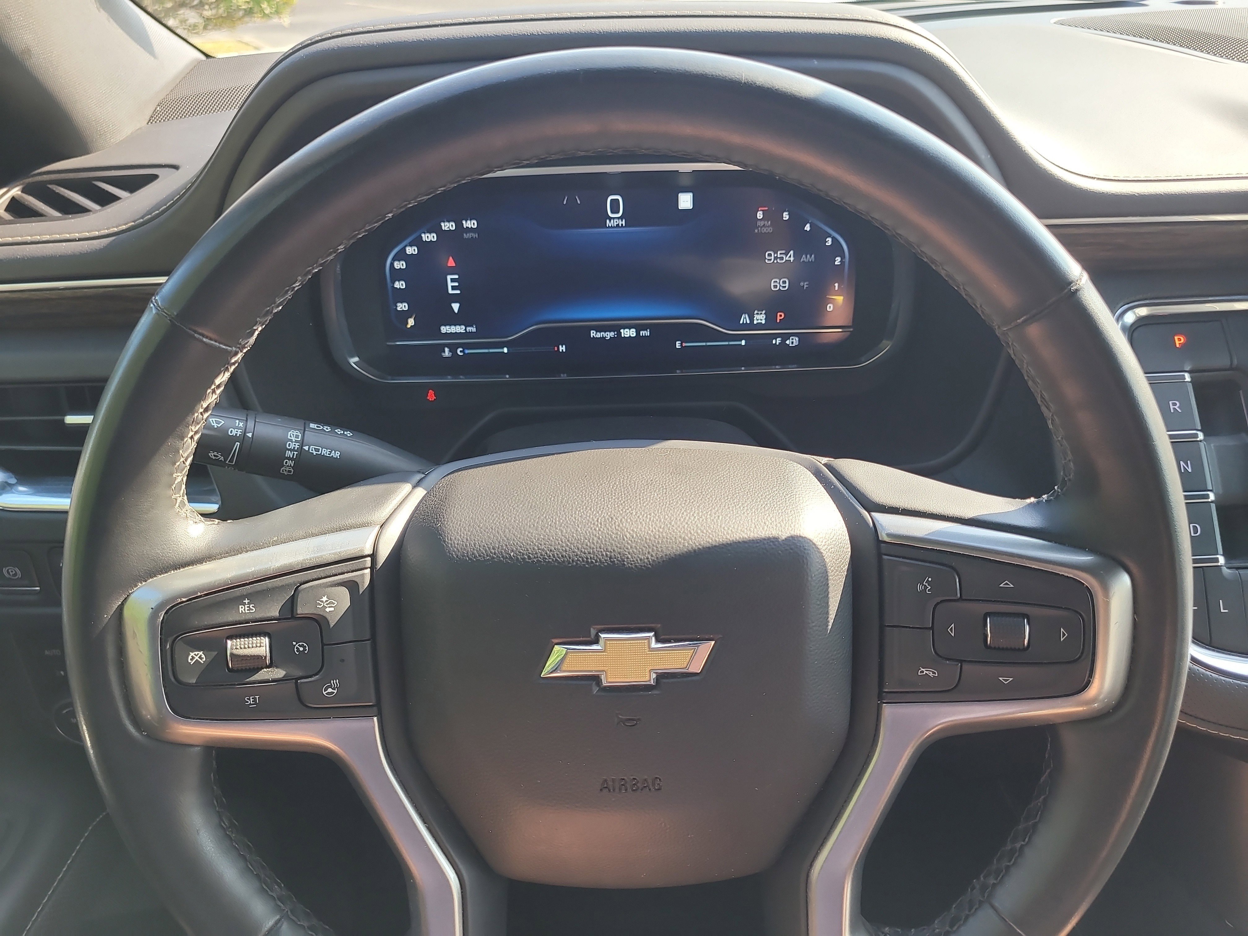 Used 2023 Chevrolet Suburban Premier image 32