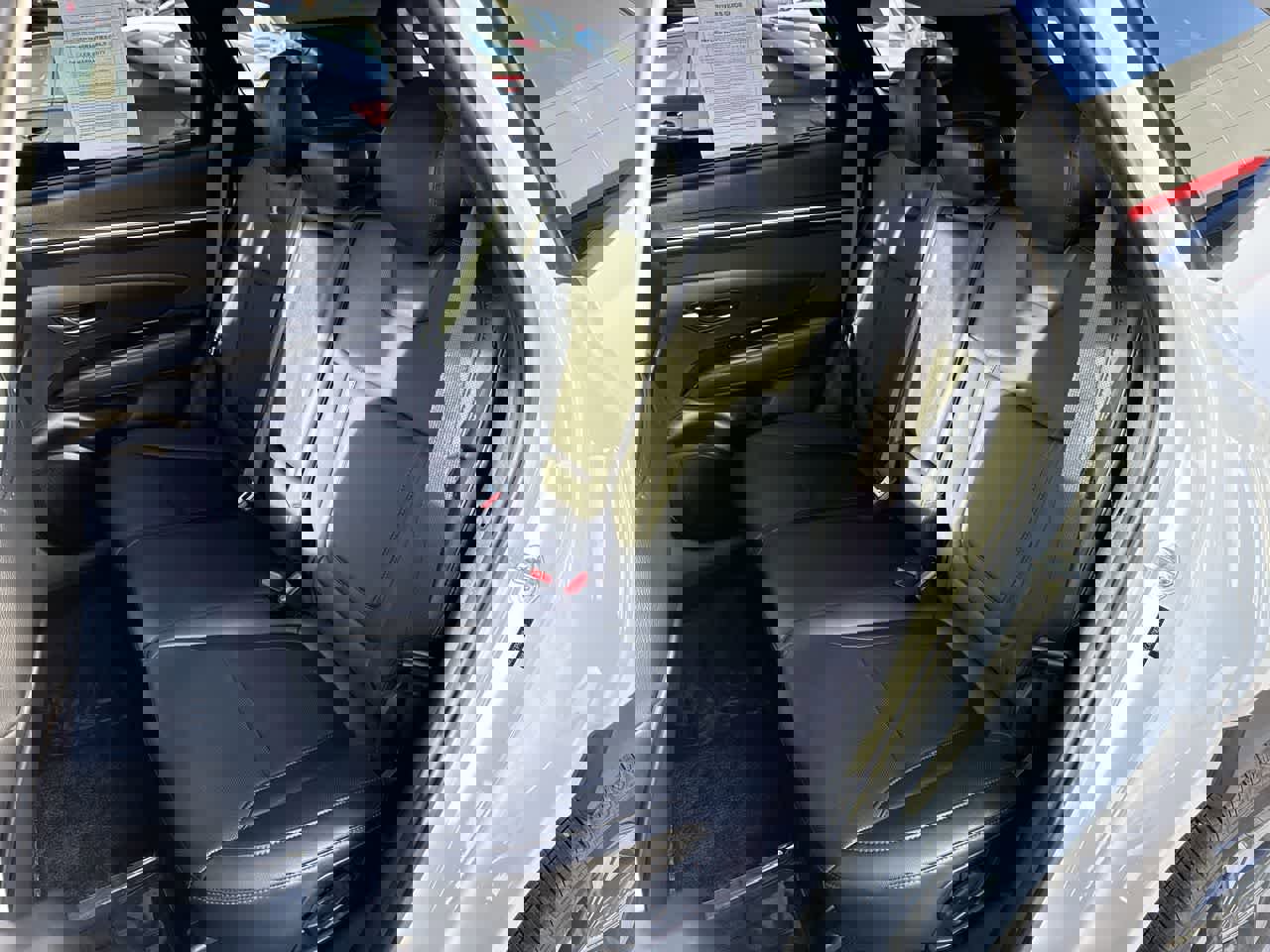 Used 2023 Hyundai Tucson Limited w/ Cargo Package image 12