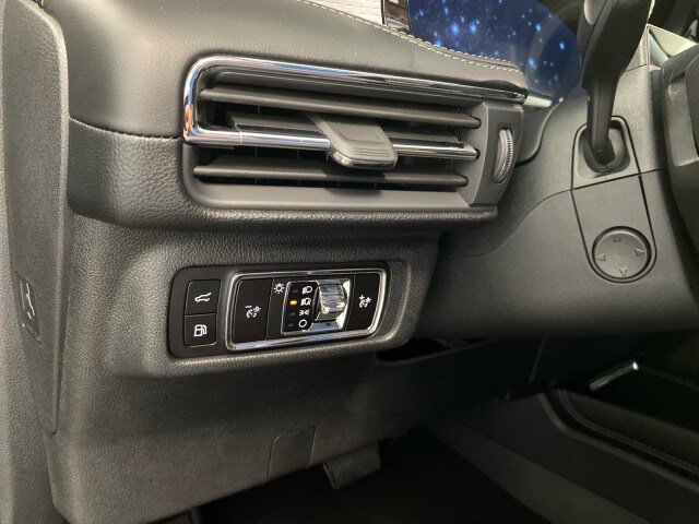 New 2025 Lincoln Corsair Grand Touring w/ Equipment Group 302A AWD/4WD image 17