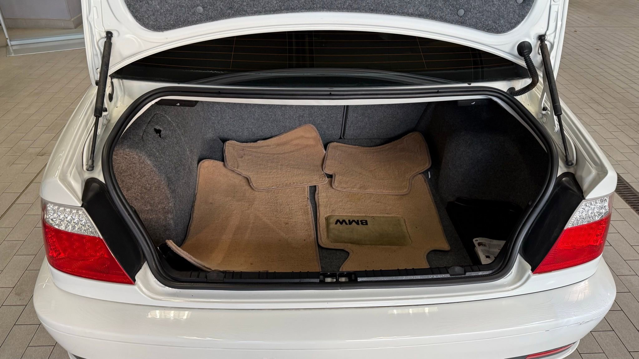 Used 2004 BMW 325Ci Coupe image 12