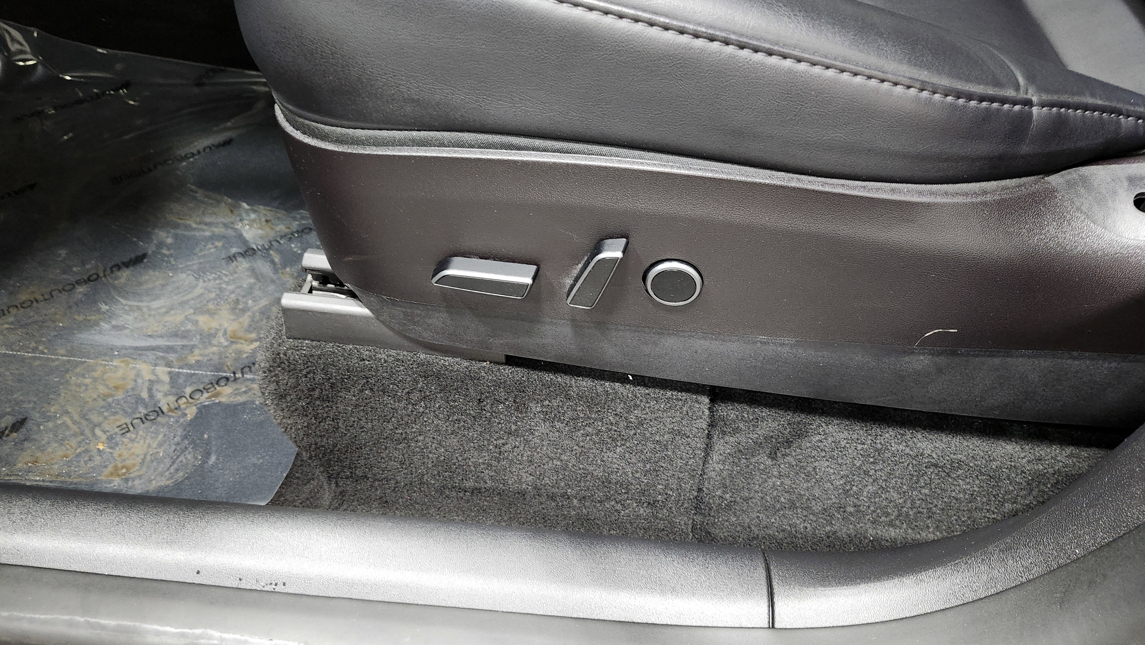 Used 2023 Tesla Model Y Long Range image 25