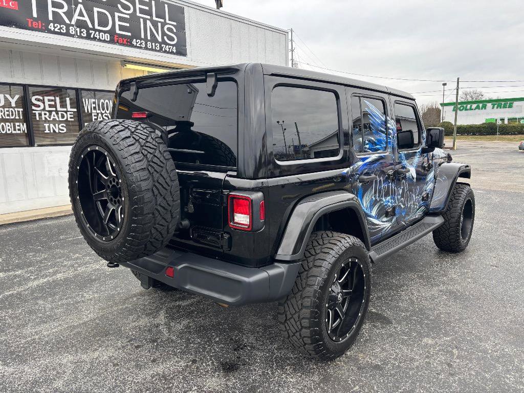 Used 2018 Jeep Wrangler Unlimited Sahara w/ Uconnect 4C Nav & Sound Group AWD/4WD image 6