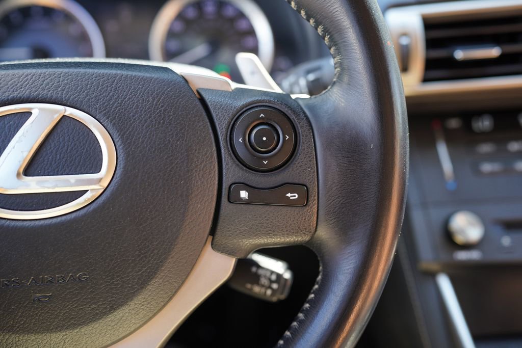 Used 2016 Lexus IS 200t w/ Premium Package RWD image 30