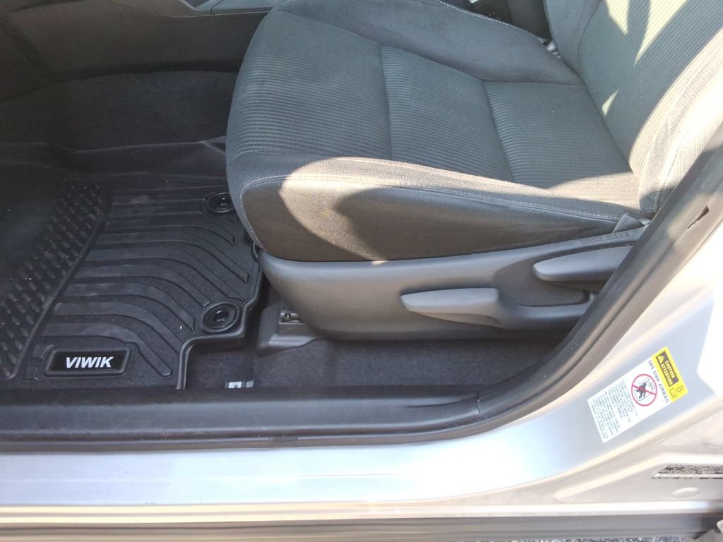 Used 2015 Toyota RAV4 XLE w/ Preferred Accessory Package FWD image 24