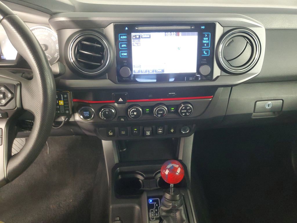 Used 2019 Toyota Tacoma TRD Off-Road image 16