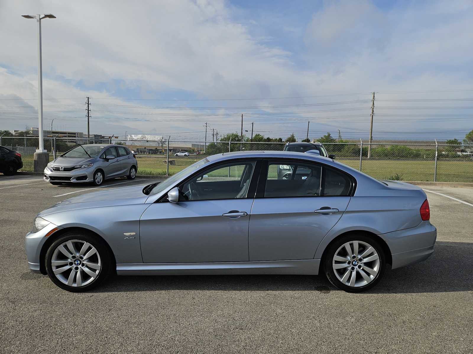 Used 2009 BMW 335i xDrive Sedan image 4