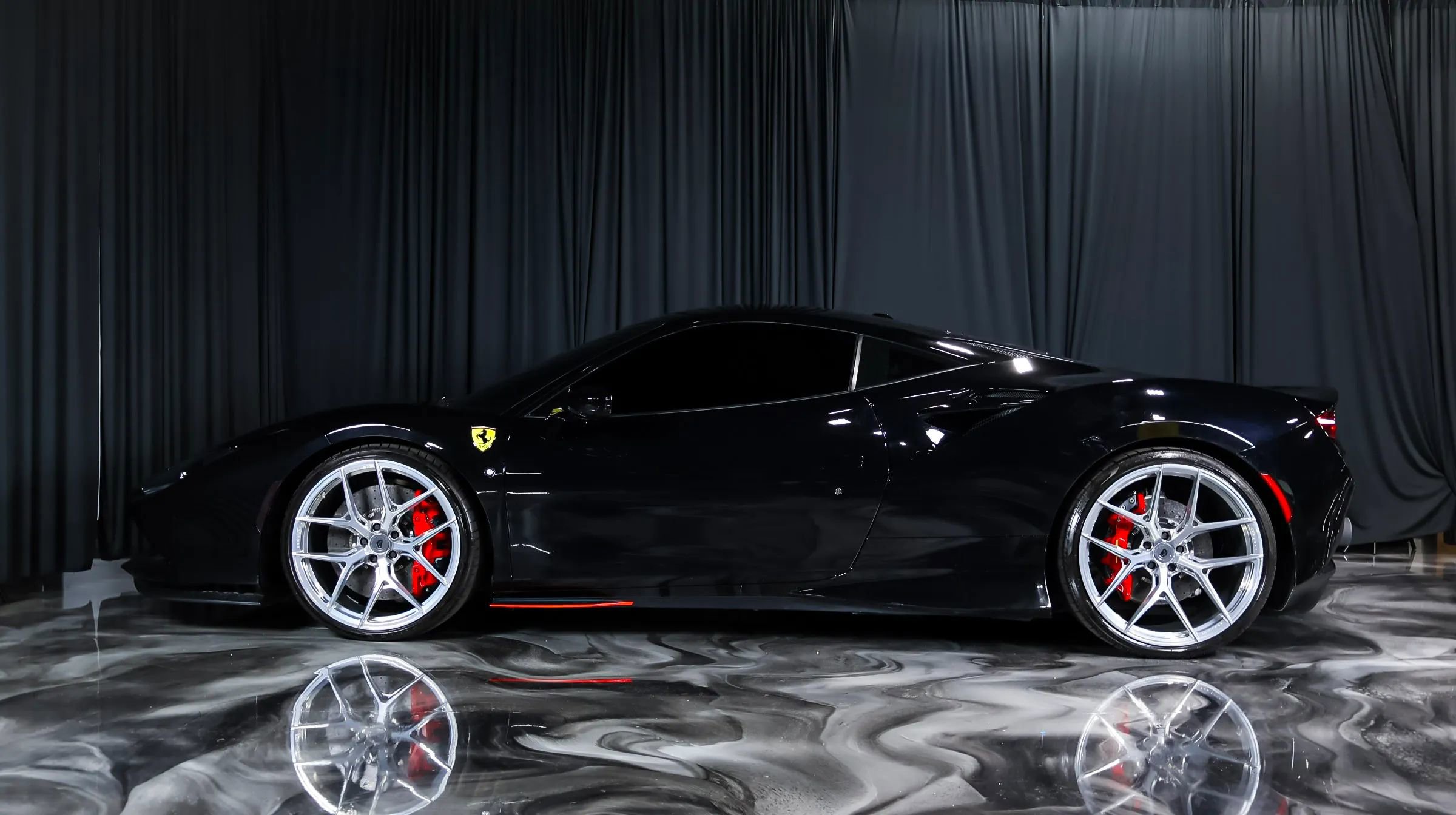 Used 2020 Ferrari F8 Tributo RWD image 10