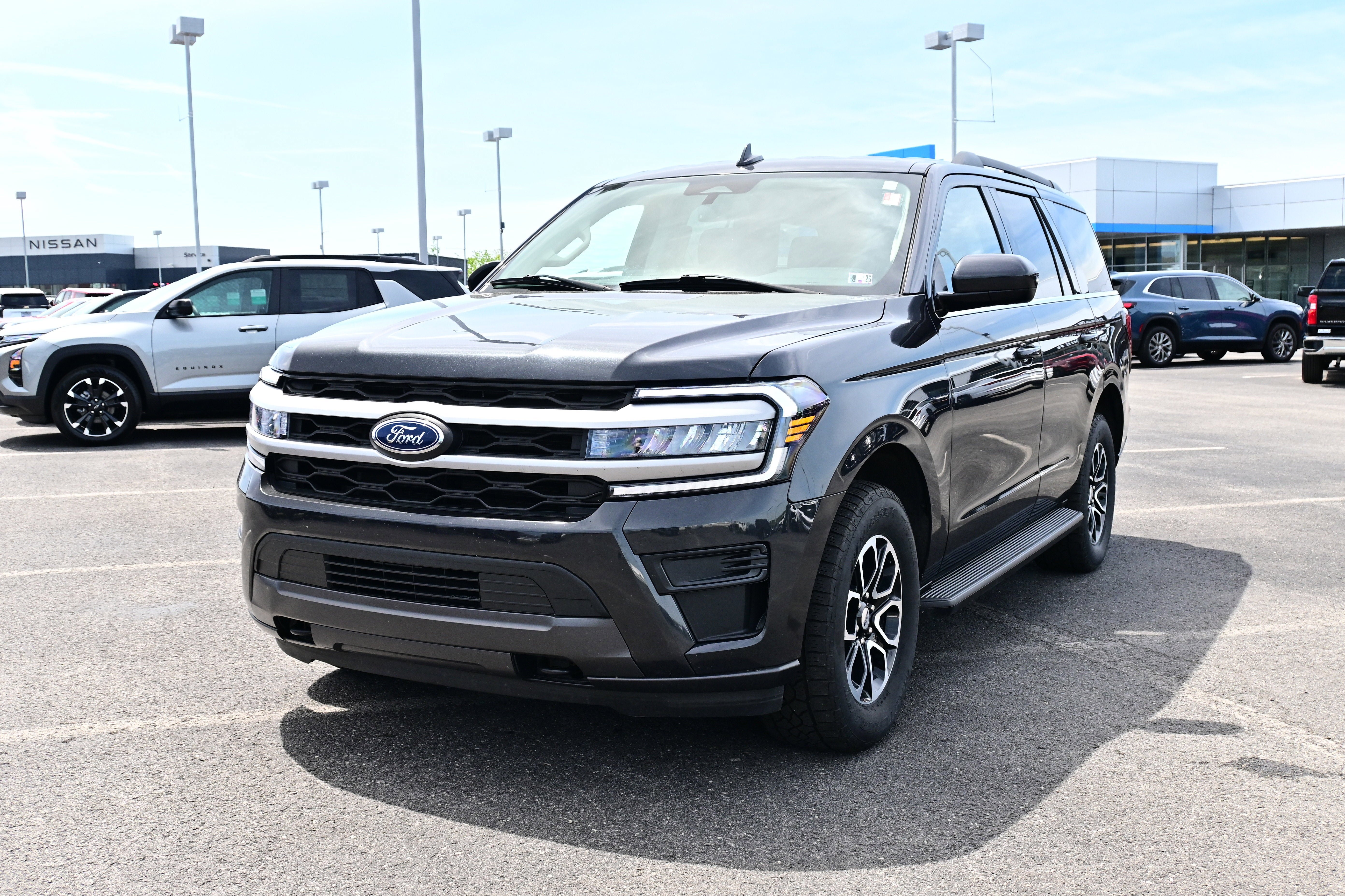 Used 2022 Ford Expedition XLT AWD/4WD image 4