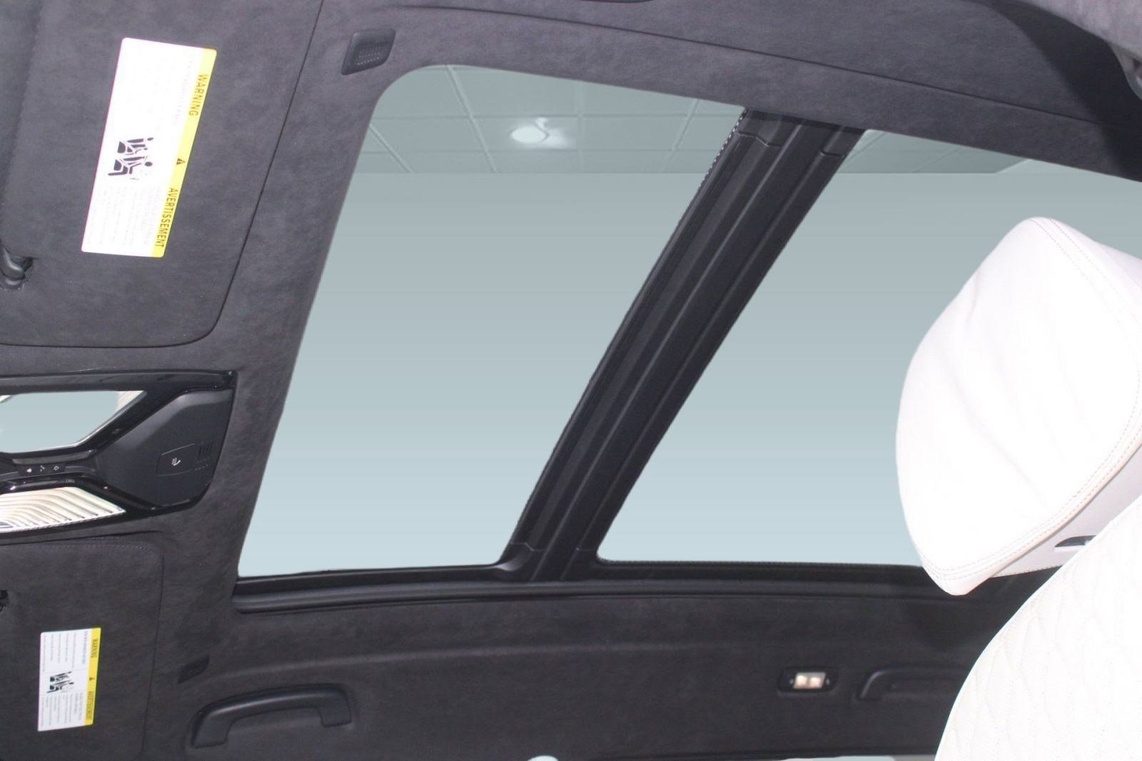 New 2026 BMW X7 M60i image 16