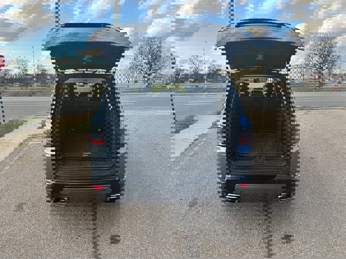 Used 2020 Land Rover Range Rover Sport HSE Dynamic image 14