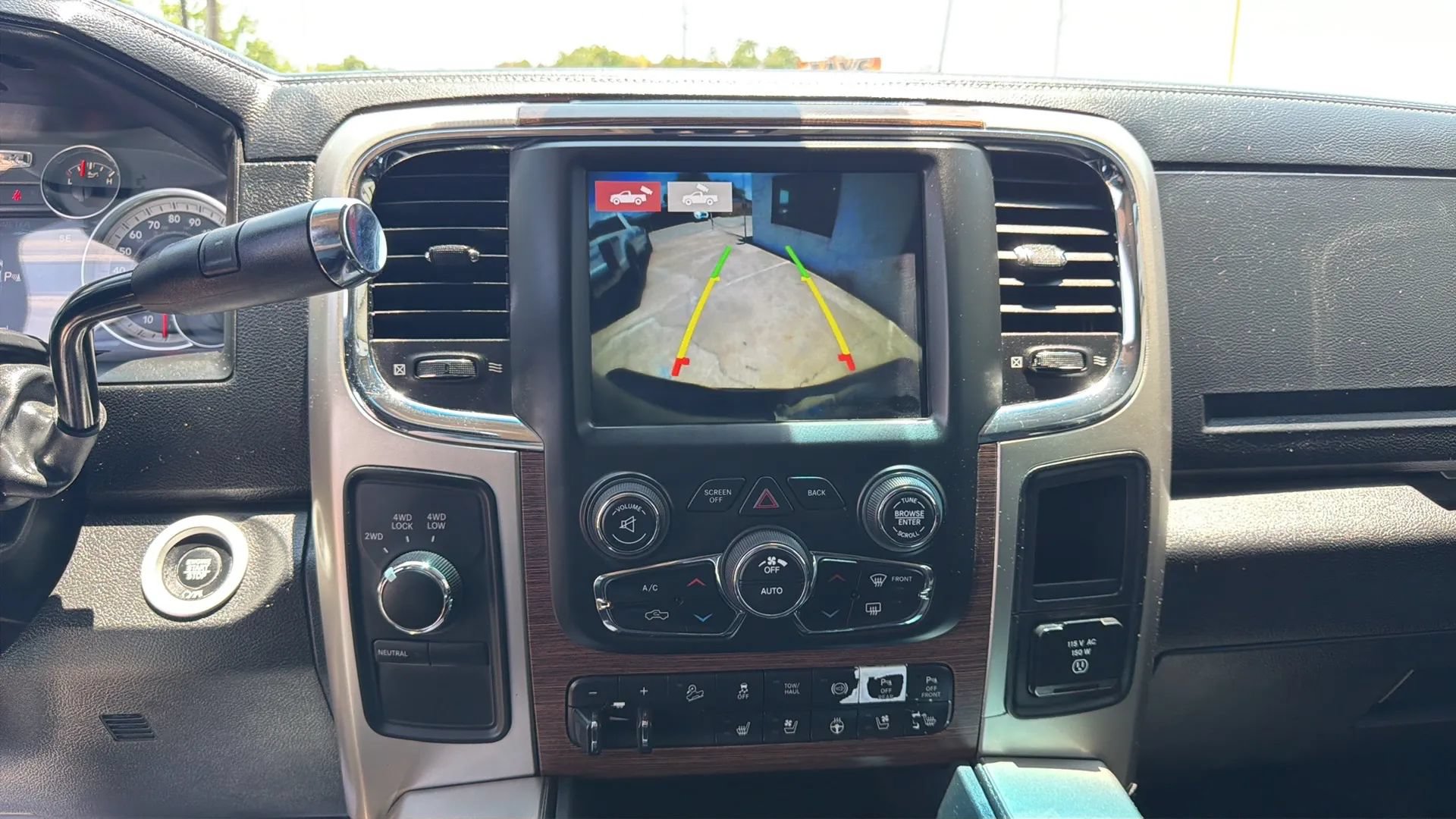 Used 2018 RAM 2500 Laramie w/ Off Road Package AWD/4WD image 21