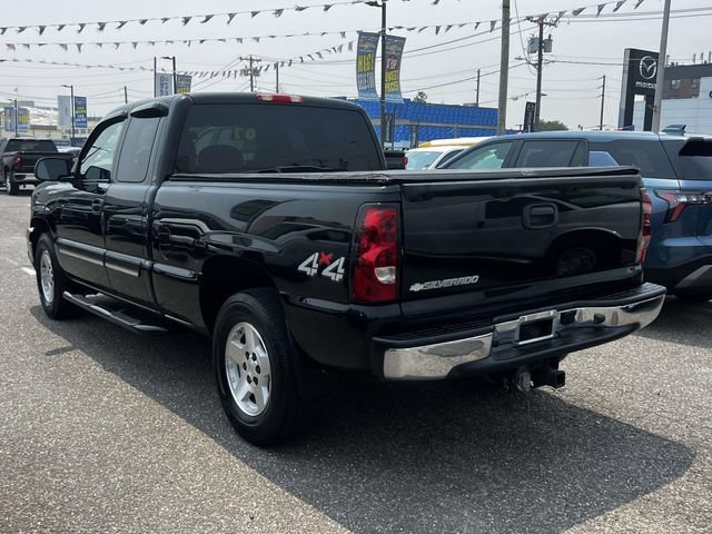 Used 2007 Chevrolet Silverado 1500 LT w/ Extended Cab Value Package AWD/4WD image 6