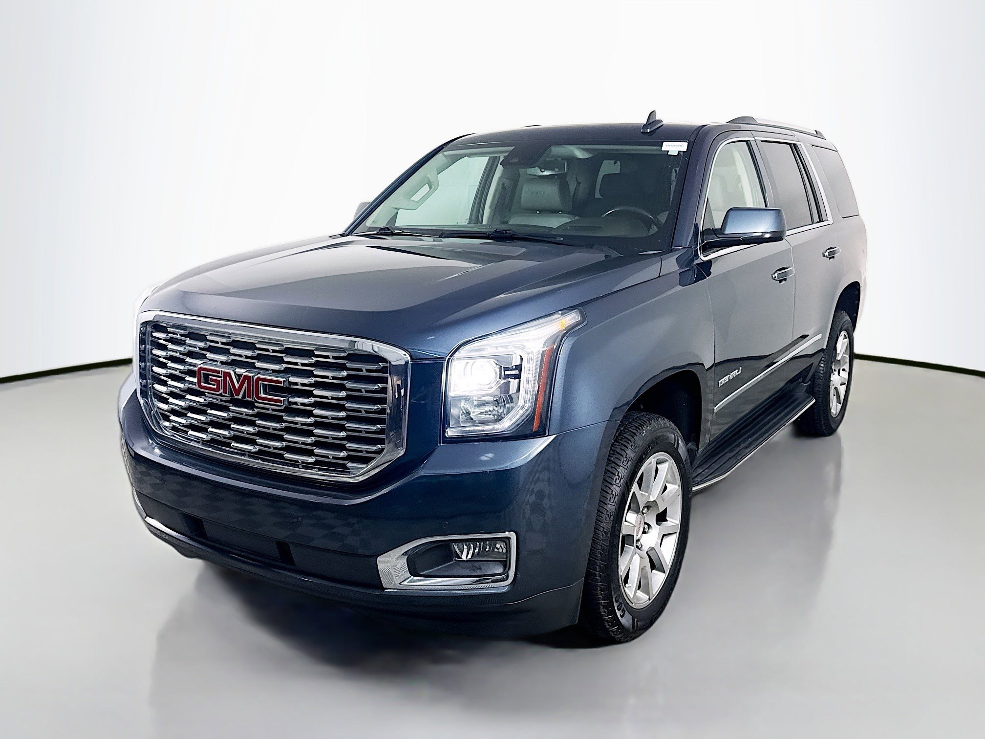 Used 2020 GMC Yukon Denali w/ Enhanced Security Package image 4