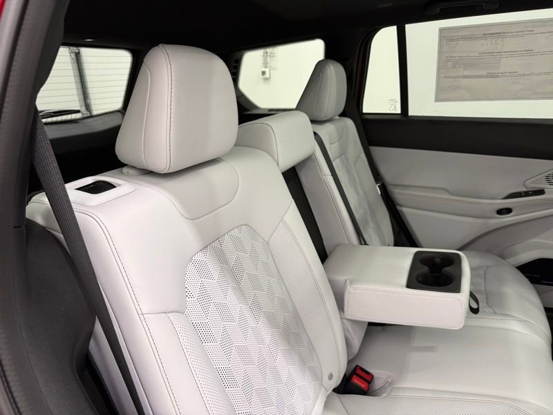 New 2026 Jeep Cherokee Overland image 12